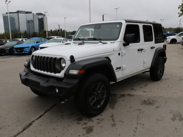 Used 2025 Jeep Wrangler Unlimited Sport AWD/4WD image 3