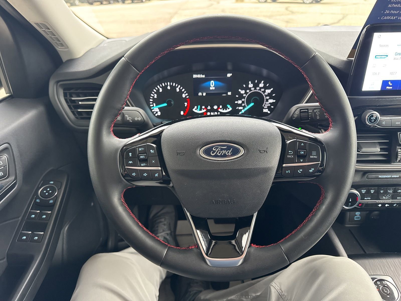 Certified 2022 Ford Escape SEL w/ SEL Stealth AWD Package image 28