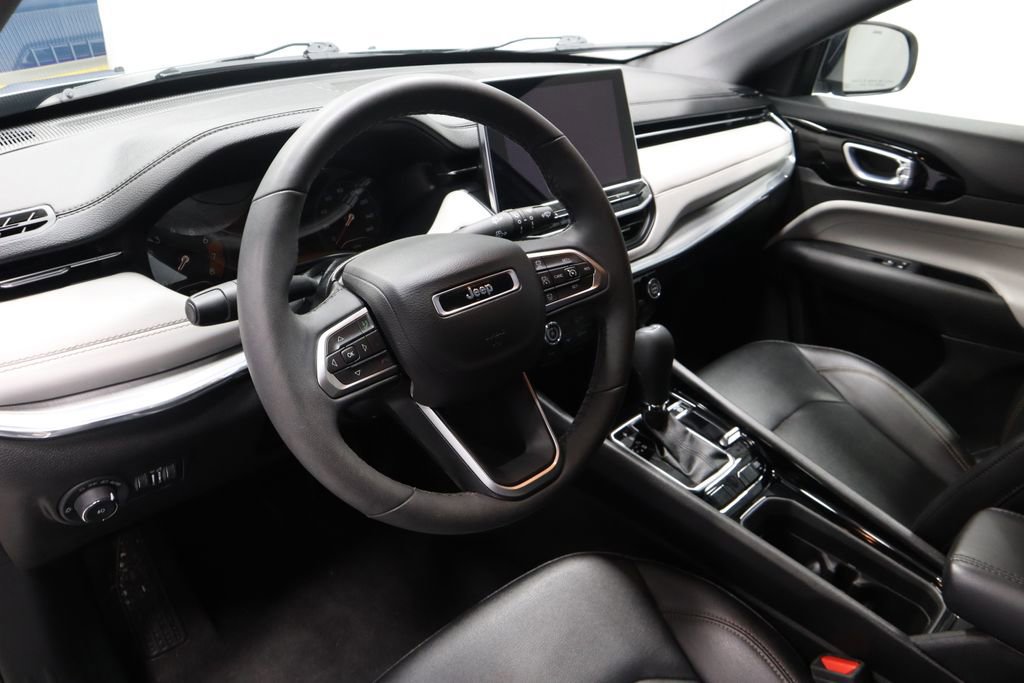 Used 2024 Jeep Compass Limited image 24