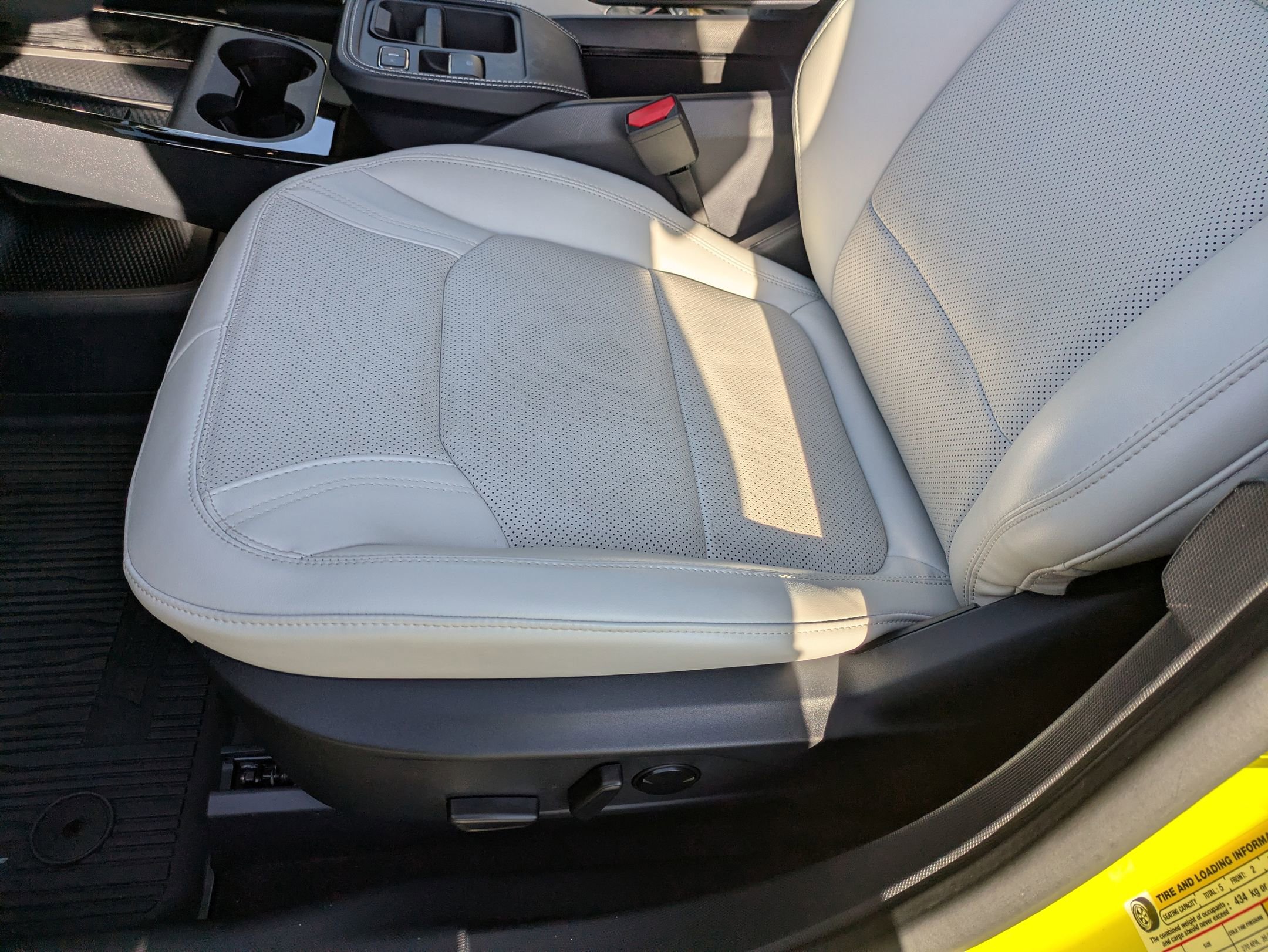 Certified 2025 Ford Mustang Mach-E Premium RWD image 14