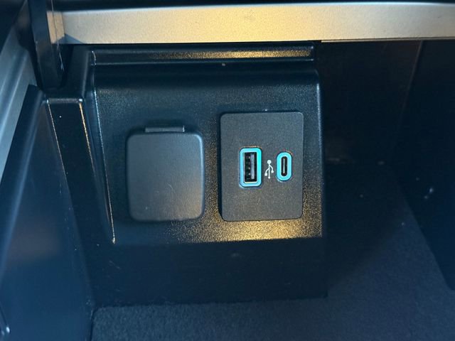 Certified 2022 Ford Explorer XLT w/ Equipment Group 202A image 16