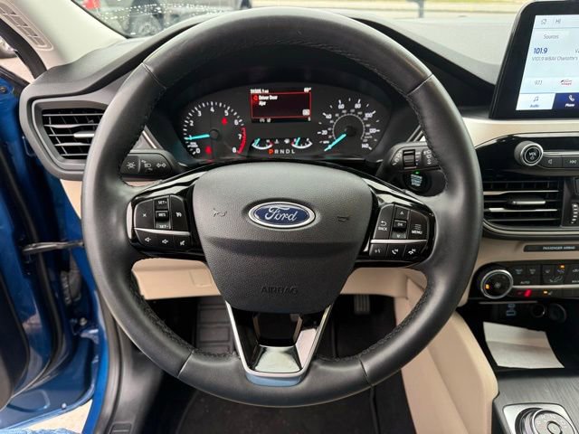 Certified 2022 Ford Escape SE w/ Cold Weather Package AWD/4WD image 19