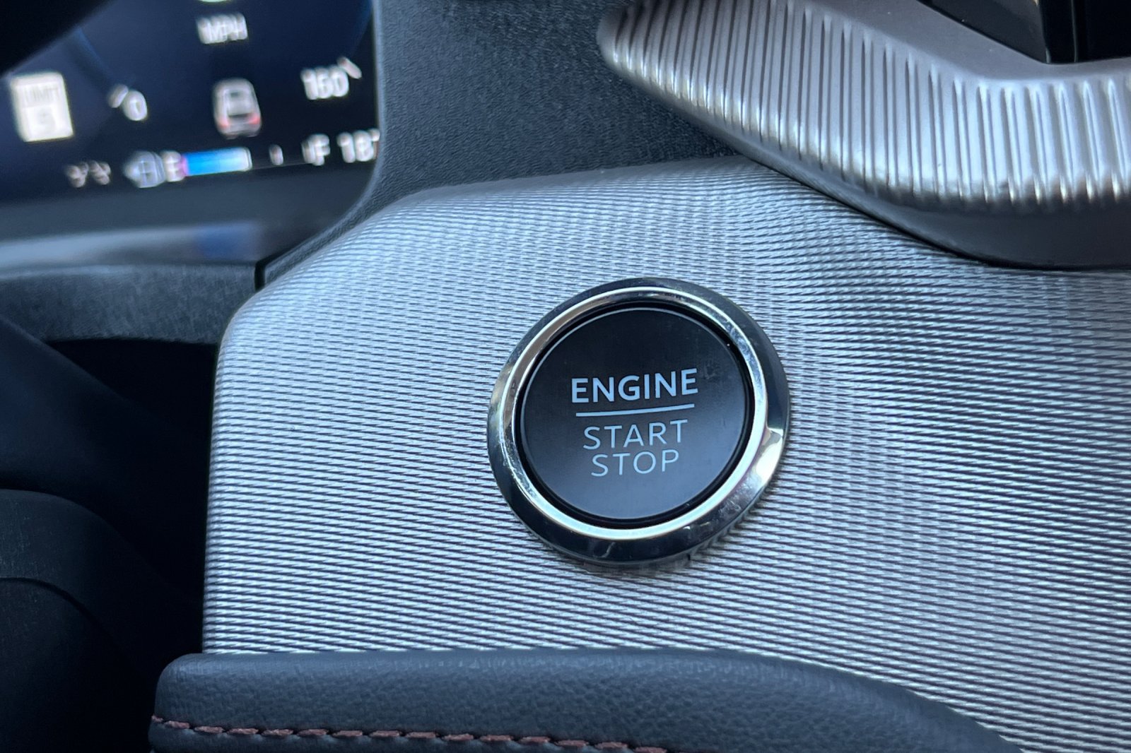 Certified 2025 Ford Explorer Active AWD/4WD image 26