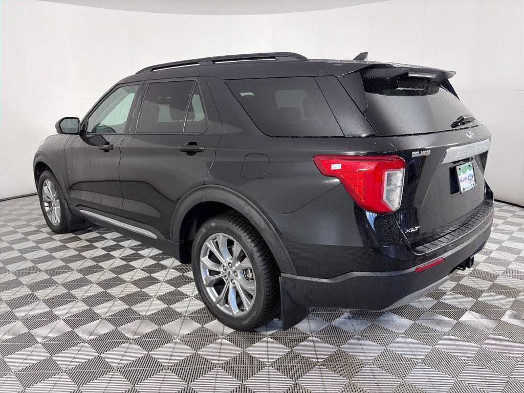Certified 2023 Ford Explorer XLT w/ Equipment Group 202A AWD/4WD image 5