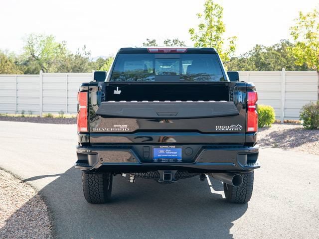Used 2025 Chevrolet Silverado 2500 High Country w/ Technology Package AWD/4WD image 6