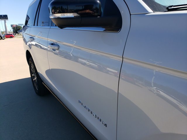 Certified 2025 Ford Expedition Platinum AWD/4WD image 9