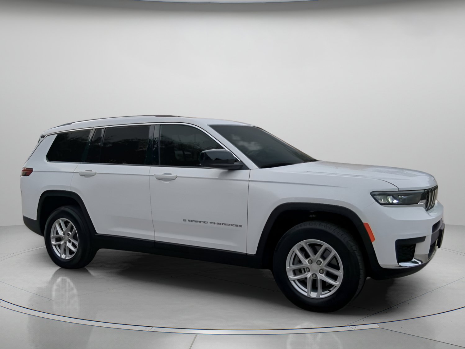 Used 2024 Jeep Grand Cherokee L Laredo AWD/4WD image 35