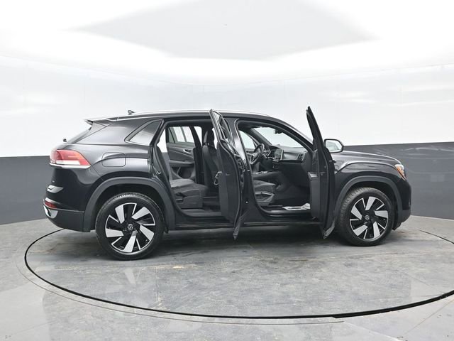 Used 2024 Volkswagen Atlas Cross Sport SE AWD/4WD image 25