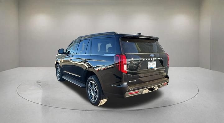 Certified 2025 Ford Expedition Active AWD/4WD image 4