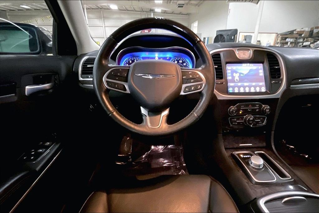 Used 2019 Chrysler 300 Limited w/ Safetytec Plus Group AWD/4WD image 5