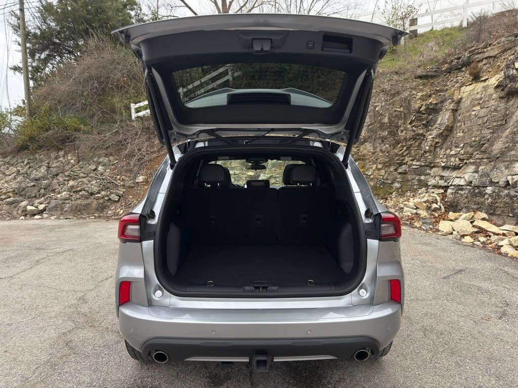 Certified 2023 Ford Escape ST-Line Select w/ Tech Pack #2 image 9