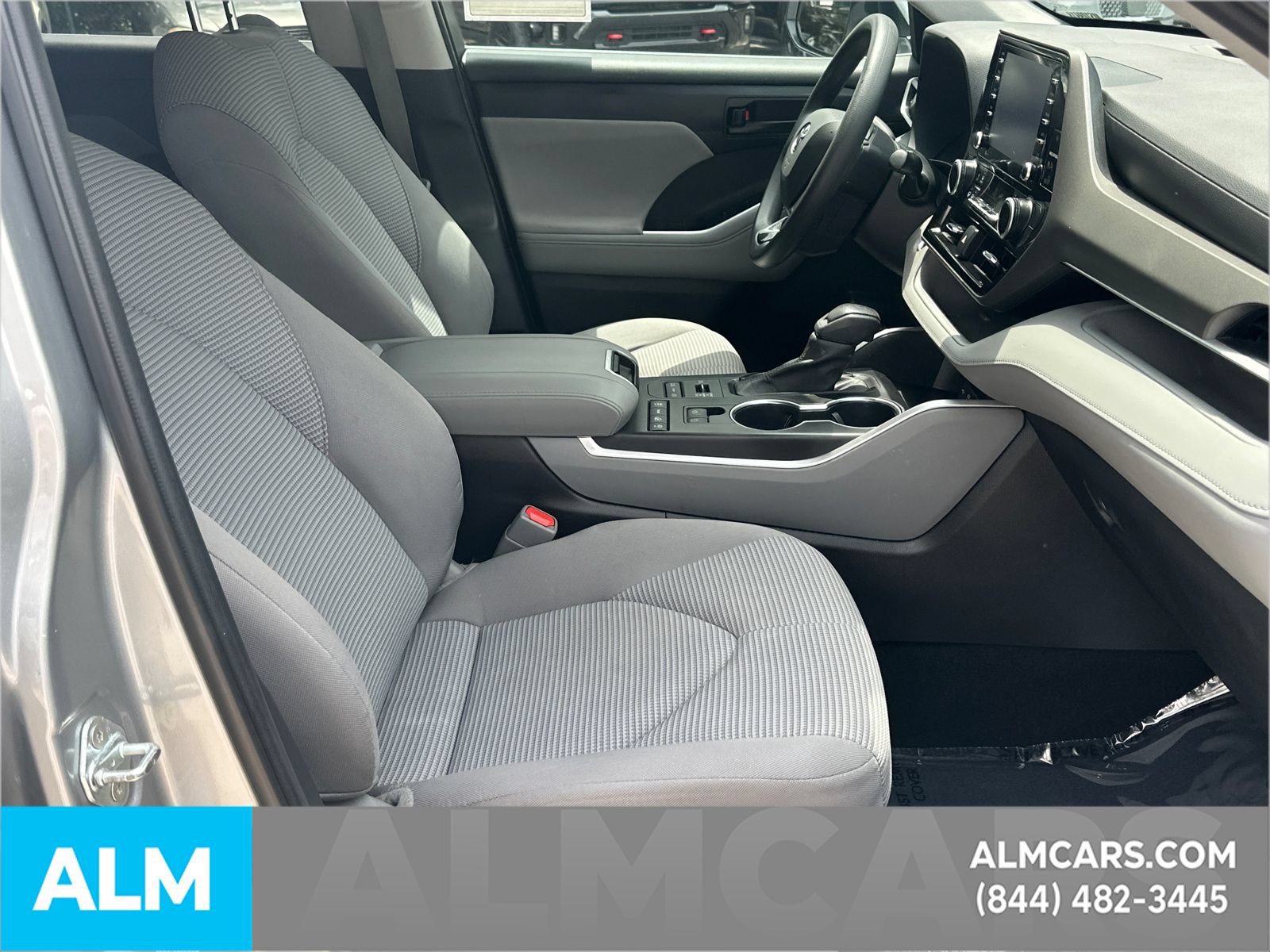 Used 2021 Toyota Highlander L AWD/4WD image 15