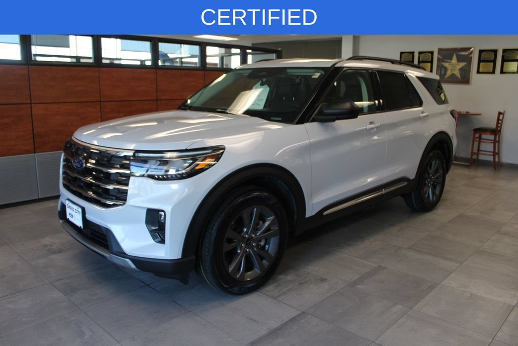 Certified 2025 Ford Explorer Active w/ Active Comfort Package AWD/4WD image 1