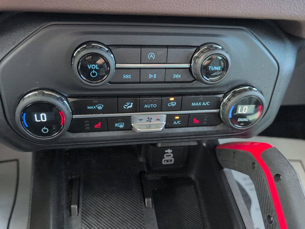 Certified 2026 Ford Bronco Heritage Edition AWD/4WD image 20