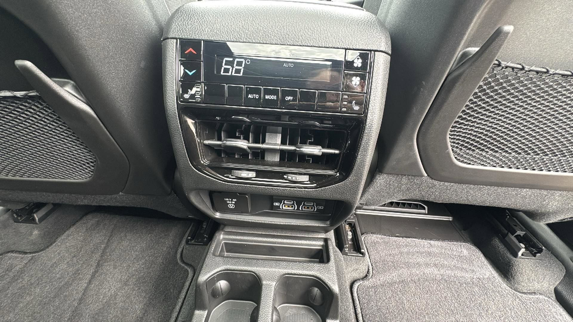 Used 2025 Jeep Grand Cherokee L Limited image 24