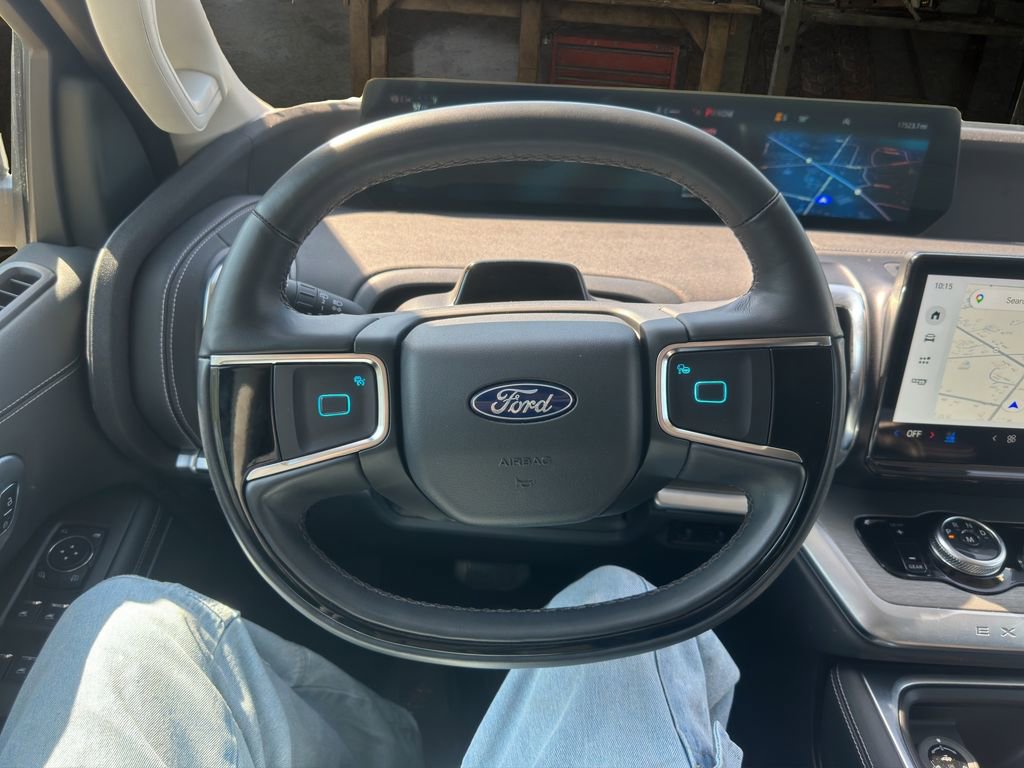 Certified 2025 Ford Expedition Platinum image 16