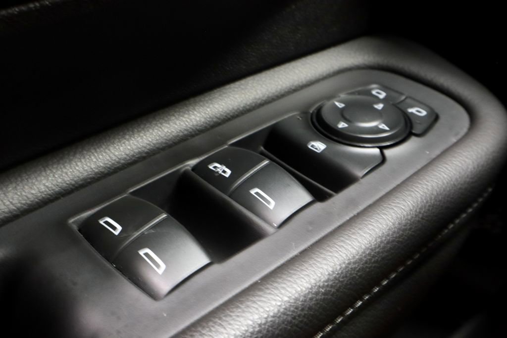 Used 2024 GMC Terrain SLT AWD/4WD image 26