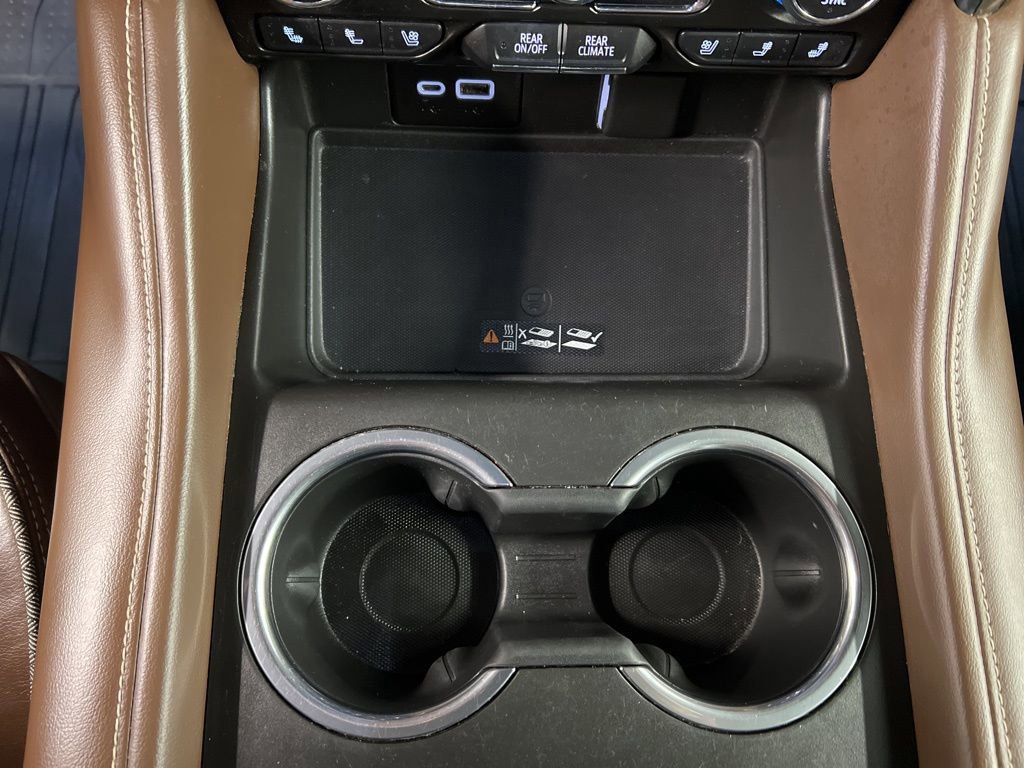 Used 2021 Chevrolet Tahoe High Country w/ Premium Package image 16