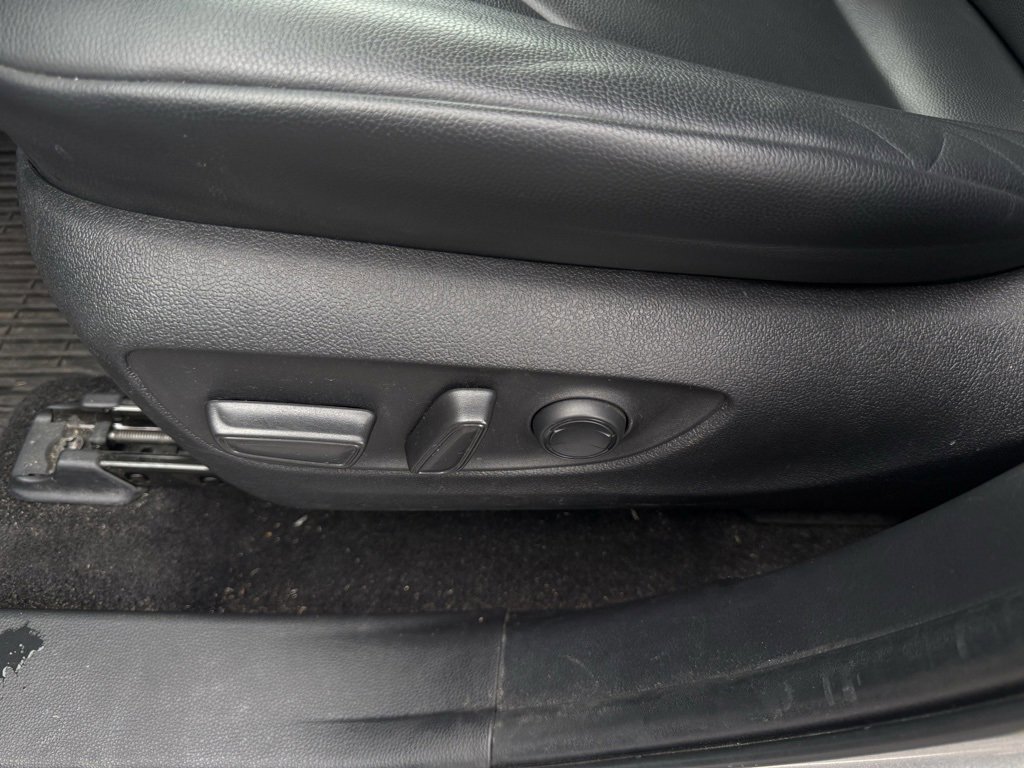 Used 2023 Toyota Highlander XLE image 11