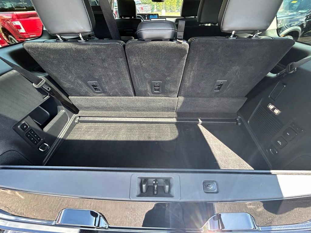 Certified 2025 Ford Expedition Platinum AWD/4WD image 8