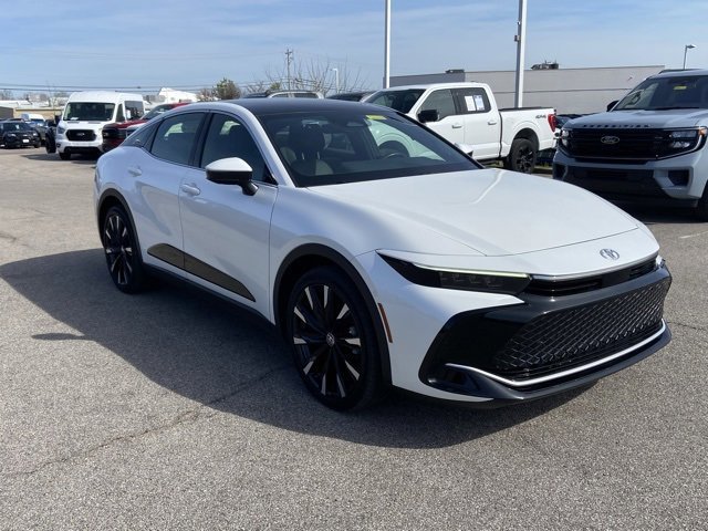 Used 2023 Toyota Crown Platinum image 4