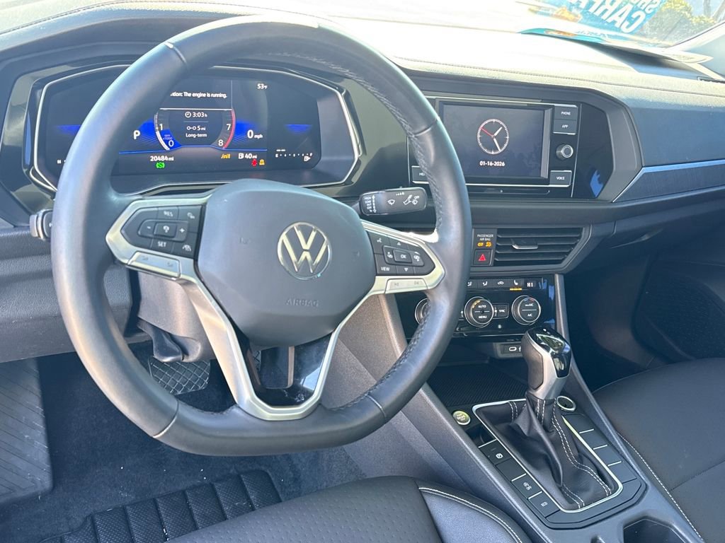 Used 2024 Volkswagen Jetta SE w/ Panoramic Sunroof Package image 14