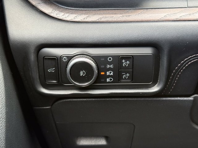 Certified 2023 Ford Explorer Platinum w/ Technology Package AWD/4WD image 24