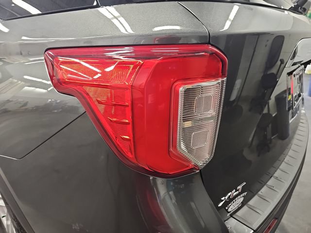 Certified 2020 Ford Explorer XLT w/ Equipment Group 202A AWD/4WD image 32