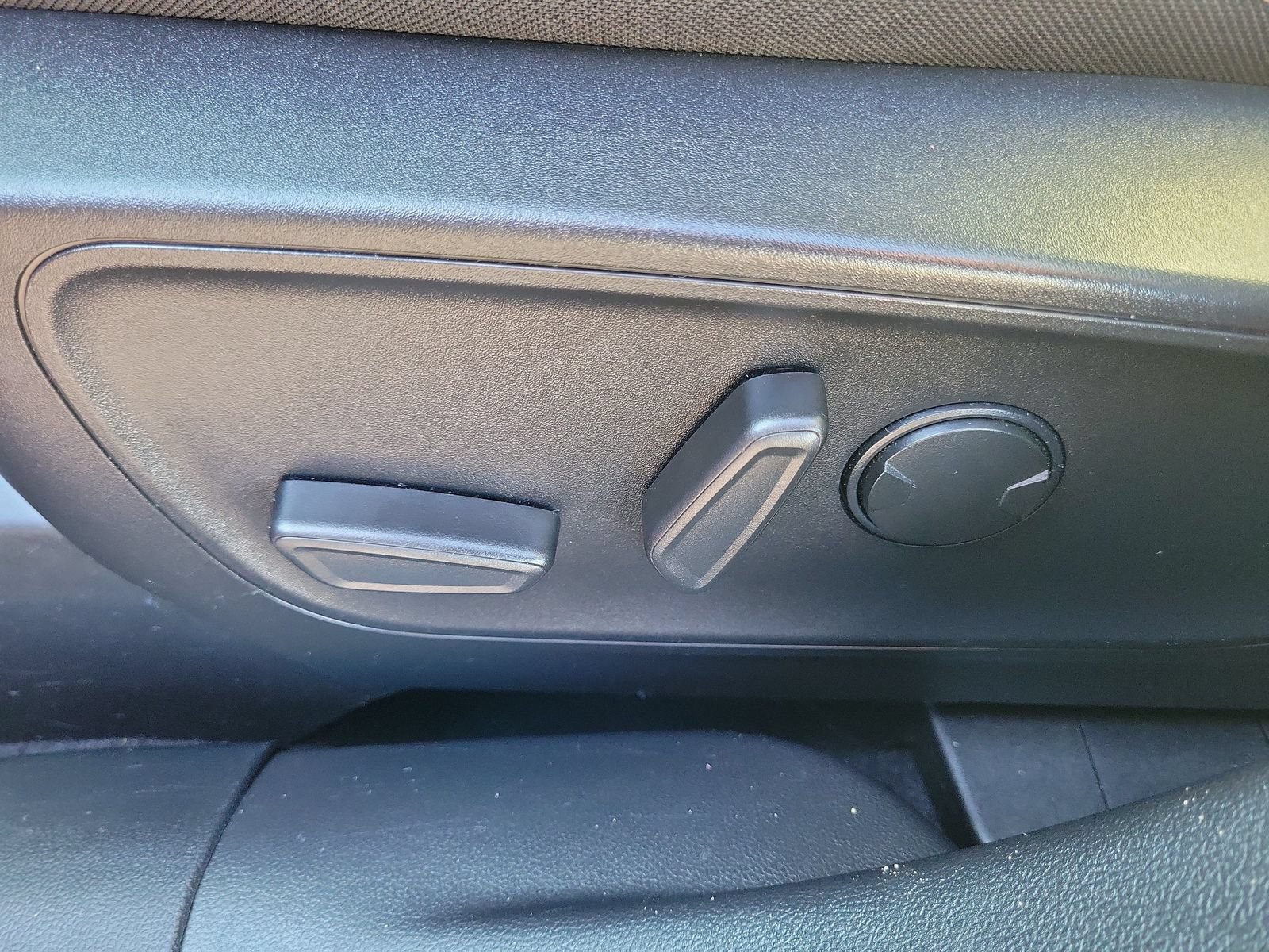Certified 2022 Ford Escape SE w/ SE Sport Appearance Package FWD image 18