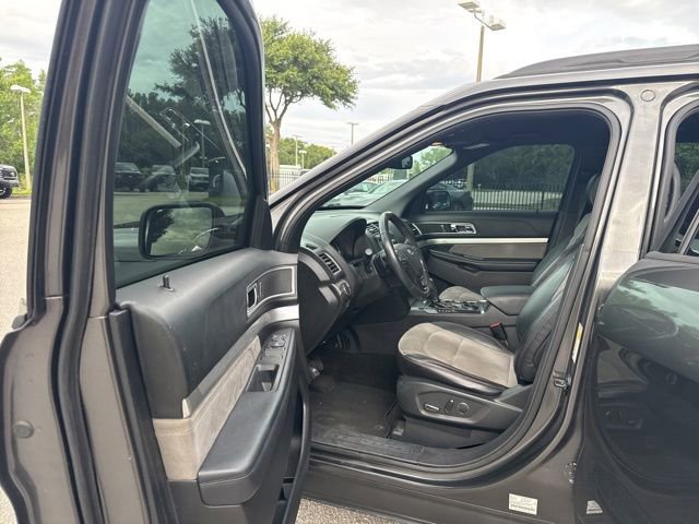 Certified 2017 Ford Explorer XLT w/ Equipment Group 202A FWD image 13