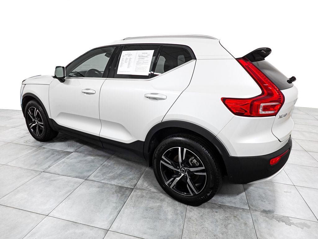Used 2025 Volvo XC40 B5 Core AWD/4WD image 5