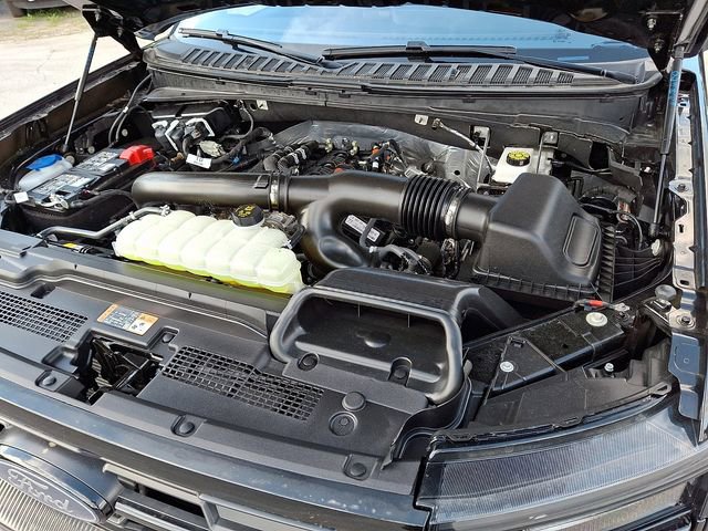 Certified 2025 Ford Expedition Active AWD/4WD image 36