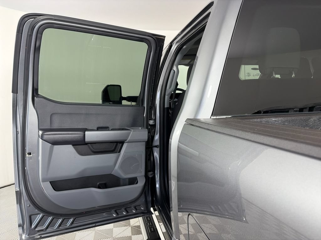 Certified 2025 Ford F250 XLT AWD/4WD image 12