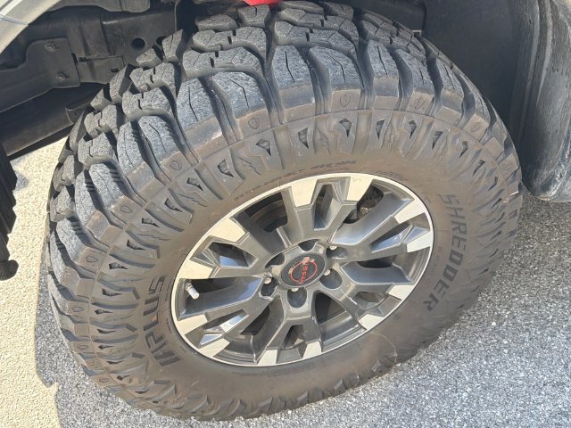 Used 2023 Nissan Titan PRO-4X w/ Pro-4x Convenience Package AWD/4WD image 7