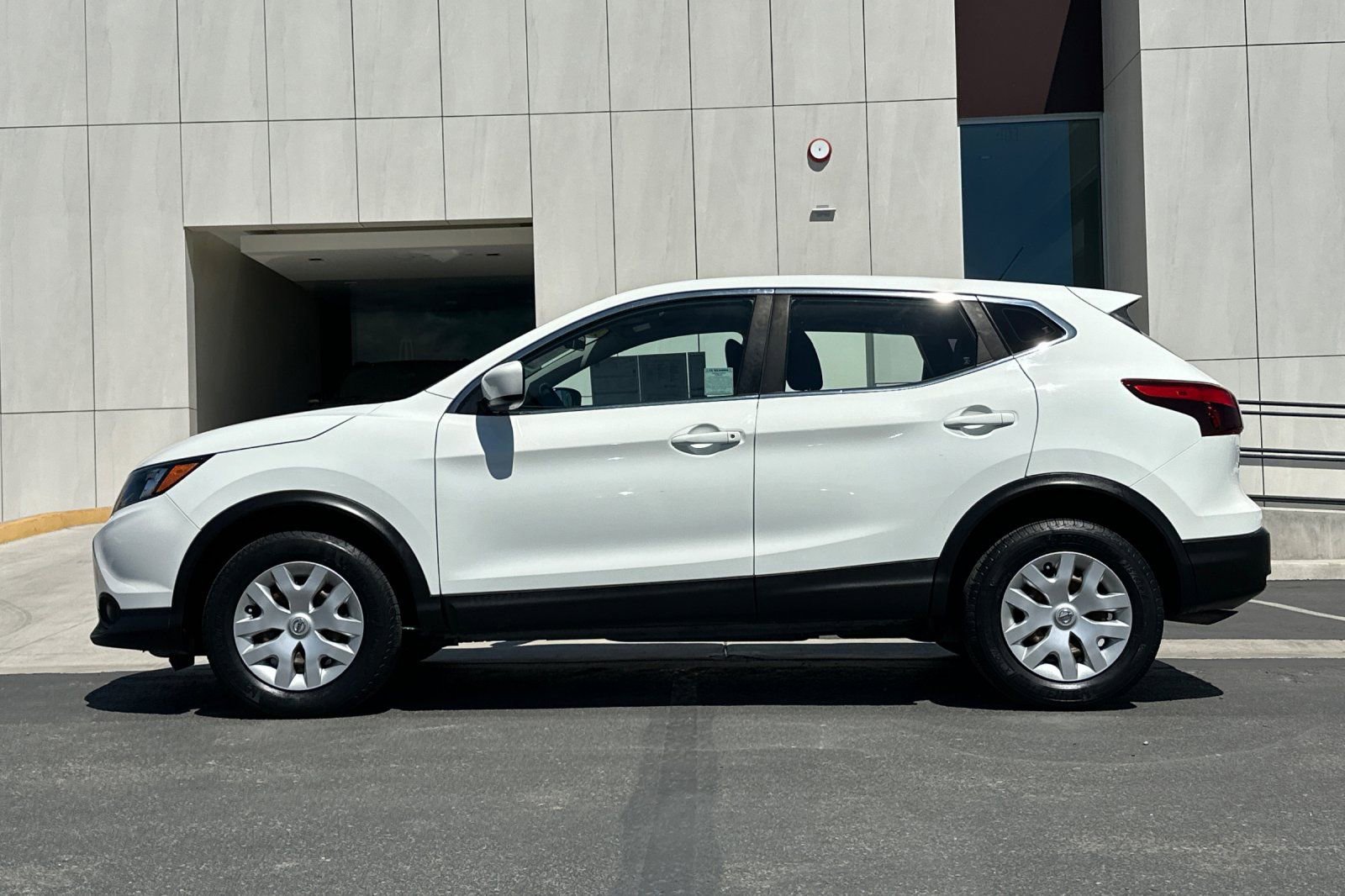 Used 2019 Nissan Rogue Sport S AWD/4WD image 6
