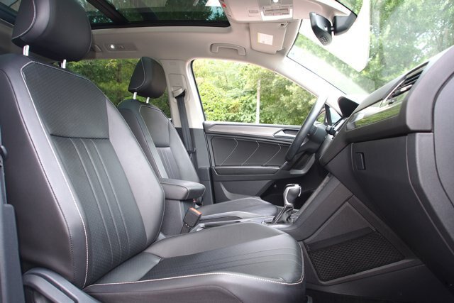 Used 2022 Volkswagen Tiguan SE FWD image 11