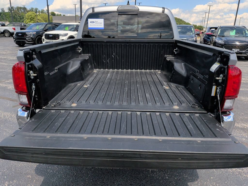 Used 2019 Toyota Tacoma SR5 AWD/4WD image 18