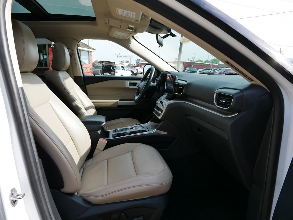 Certified 2020 Ford Explorer XLT w/ Equipment Group 202A AWD/4WD image 8