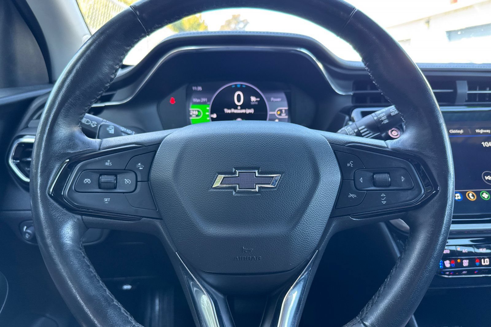 Used 2023 Chevrolet Bolt EUV LT w/ Convenience Package FWD image 21