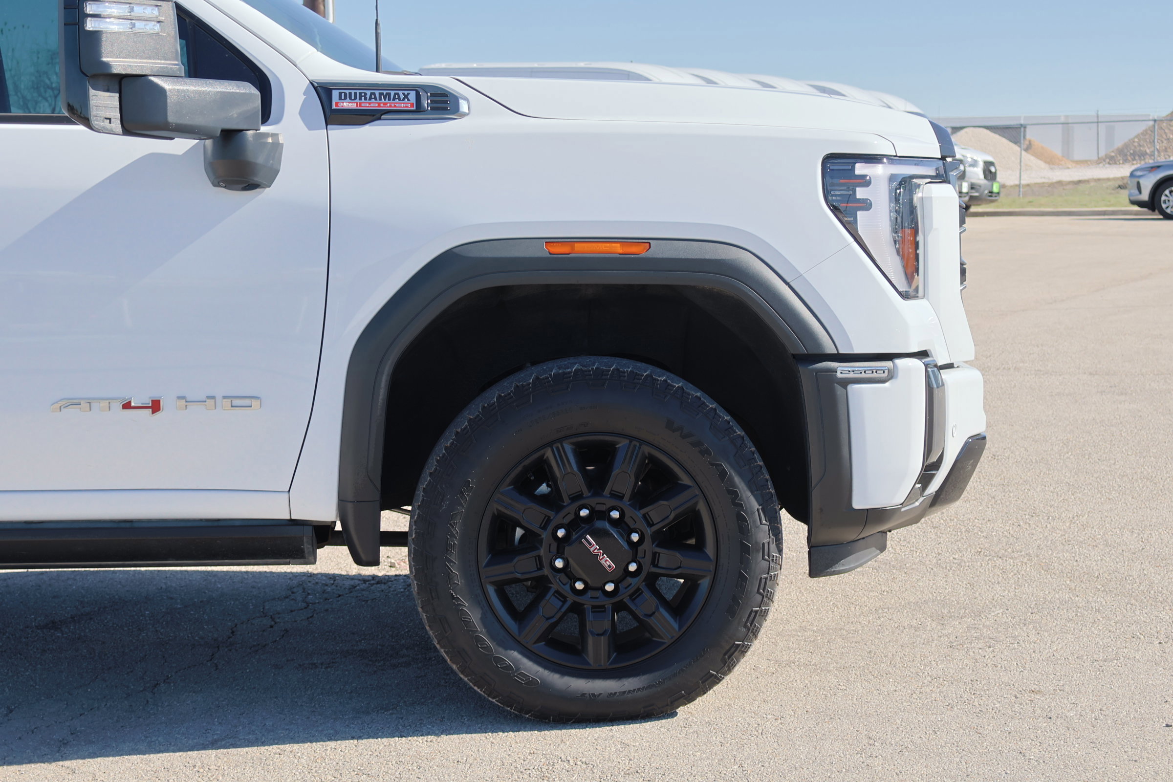 Used 2024 GMC Sierra 2500 AT4 w/ AT4 Premium Plus Package image 12