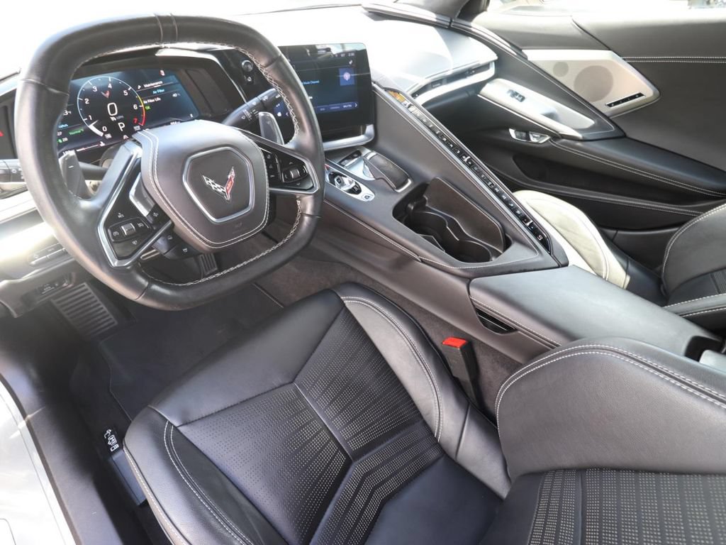 Used 2024 Chevrolet Corvette Stingray Premium Cpe w/ 3LT RWD image 9