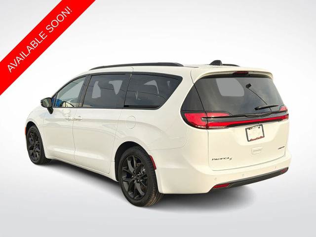 Used 2025 Chrysler Pacifica Limited FWD image 6