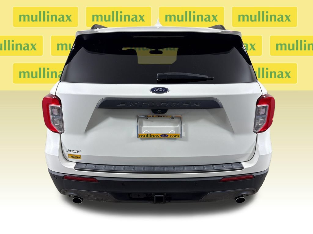 Certified 2022 Ford Explorer XLT w/ Equipment Group 202A RWD image 9
