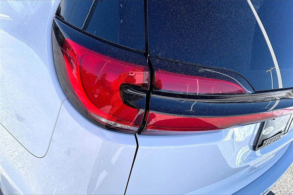 Used 2023 Chrysler Pacifica Limited image 30