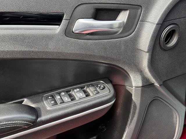 Used 2019 Chrysler 300 S RWD image 27