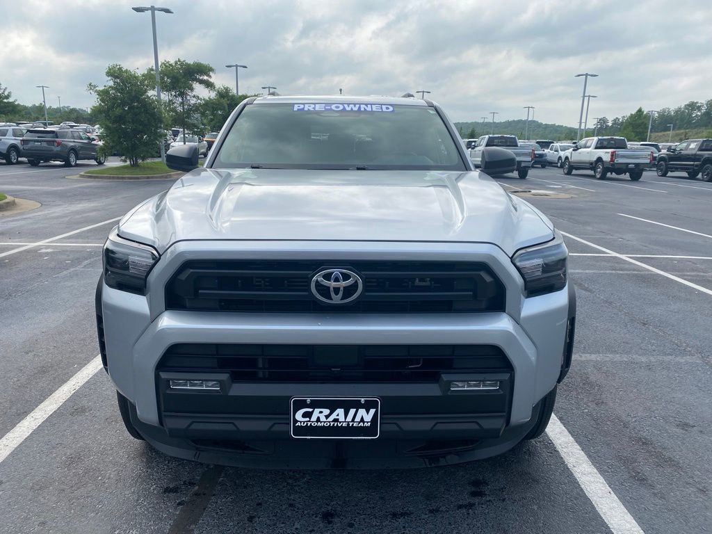 Used 2025 Toyota 4Runner SR5 AWD/4WD image 2