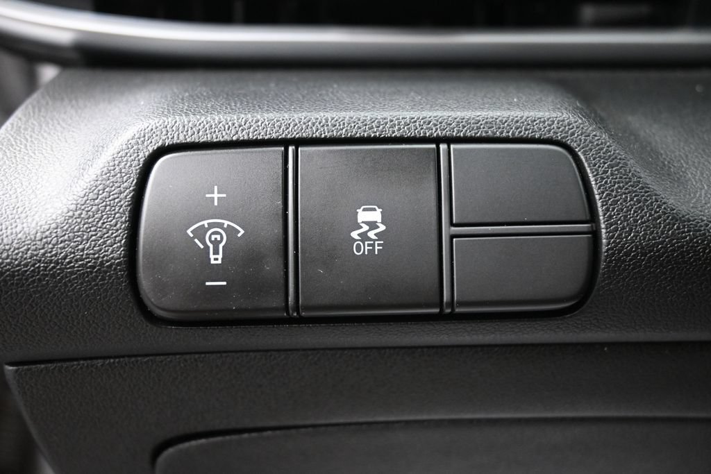 Used 2024 Hyundai Elantra SEL FWD image 18