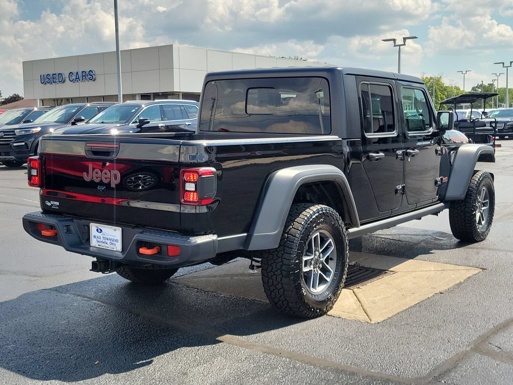 Used 2025 Jeep Gladiator Mojave w/ Convenience Group AWD/4WD image 4