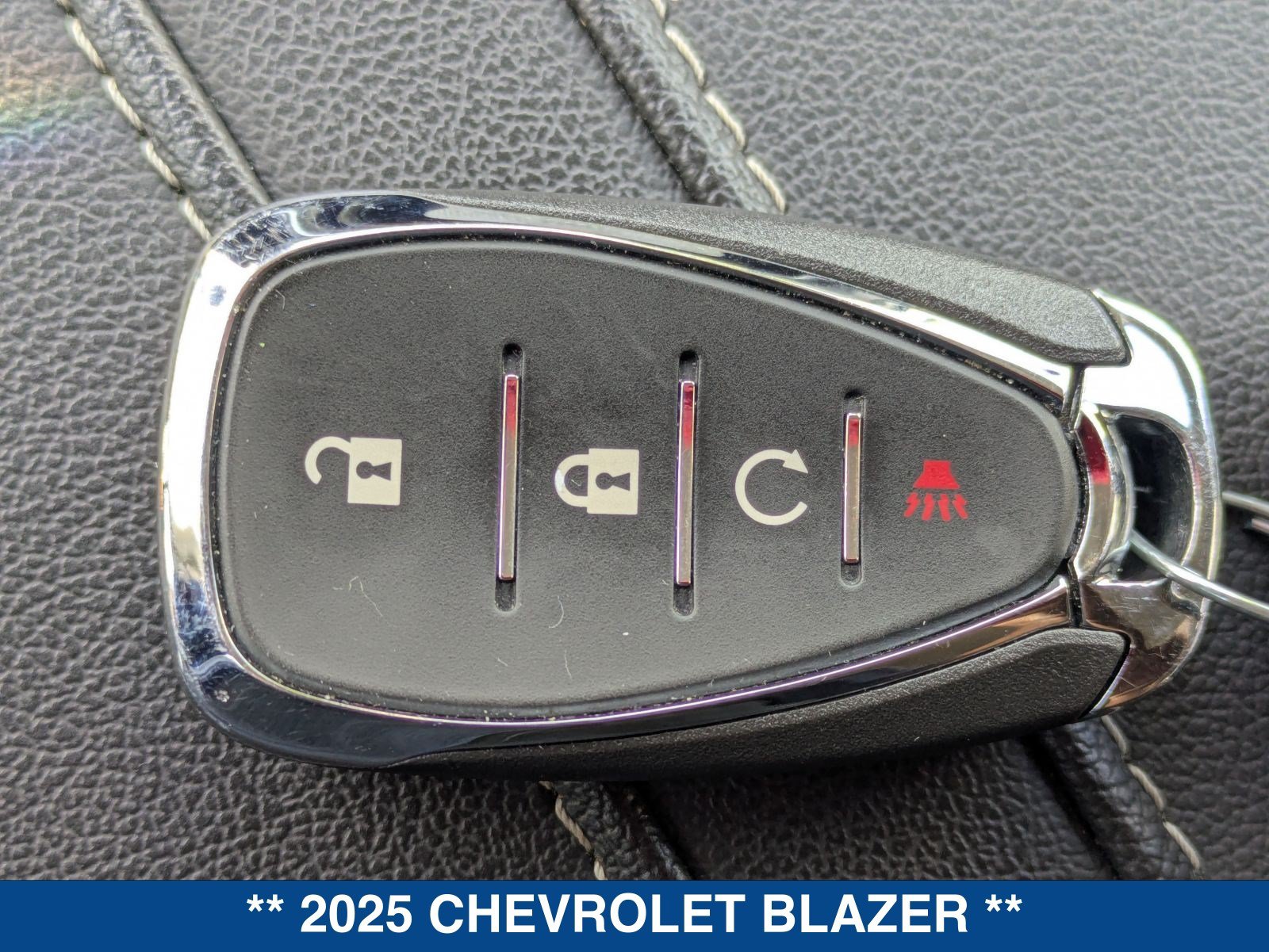 Used 2025 Chevrolet Blazer LT FWD image 35