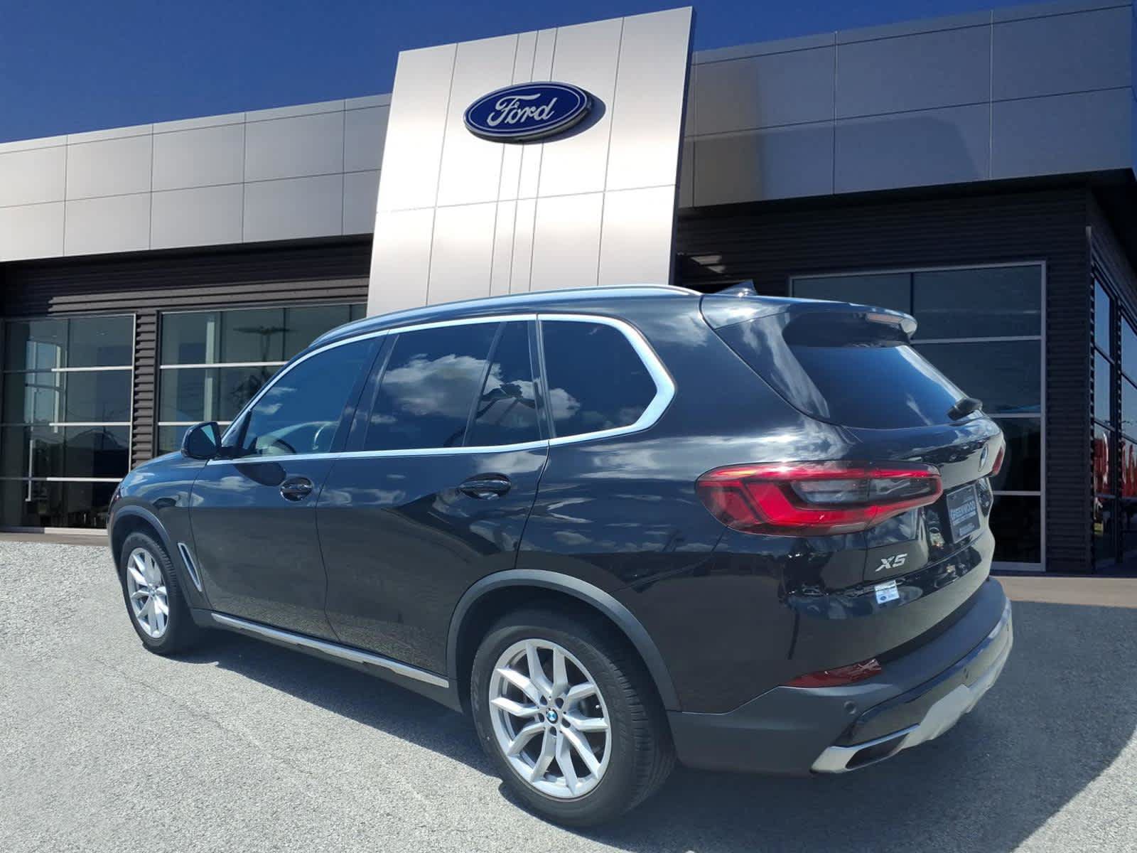 Used 2019 BMW X5 xDrive40i w/ Convenience Package AWD/4WD image 3